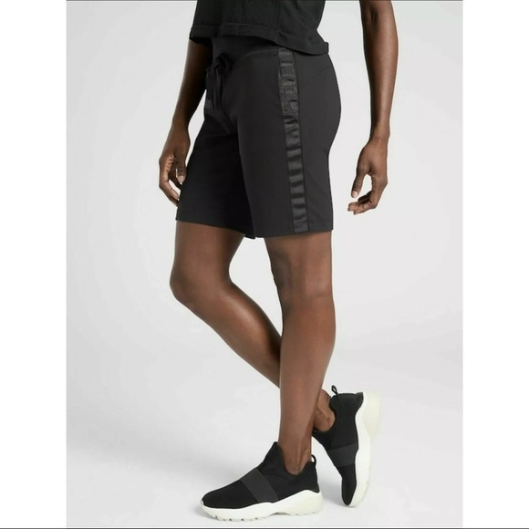 Athleta Metro Downtown Shorts Drawstring Side Strip Black Athleisure X-Small - Picture 2 of 9